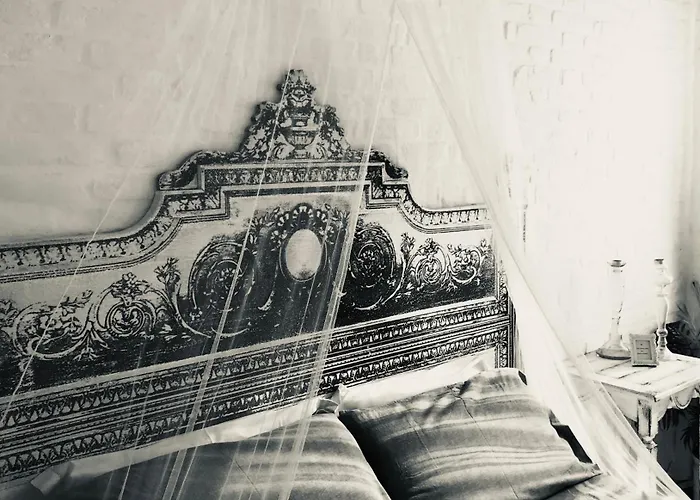 Canova Bed & Breakfast 4*