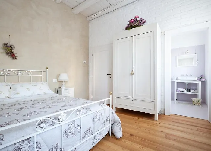 Canova Bed & Breakfast 4*