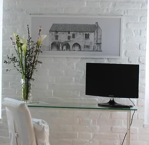 Canova Bed & Breakfast 4*