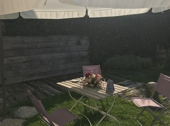 Canova Bed & Breakfast 4*