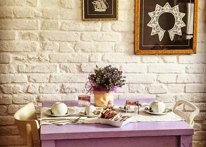 Canova Bed & Breakfast 4*