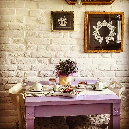 Canova Bed & Breakfast *